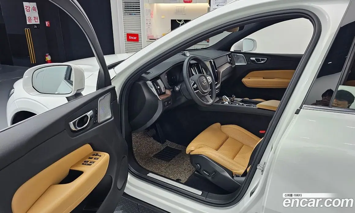 Volvo XC60 2021 2.0 автомат (гидро), фото 12 Volvo XC60 2021 2.0 автомат (гидро), фото 12