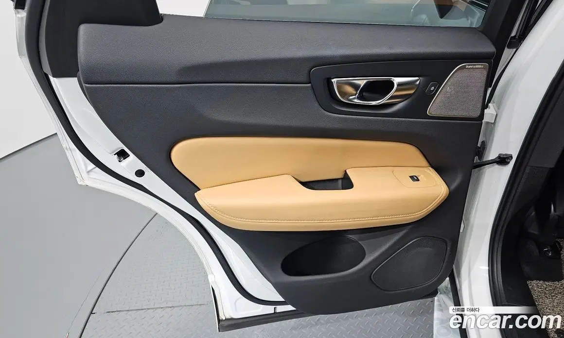 Volvo XC60 2021 2.0 автомат (гидро), фото 14 Volvo XC60 2021 2.0 автомат (гидро), фото 14