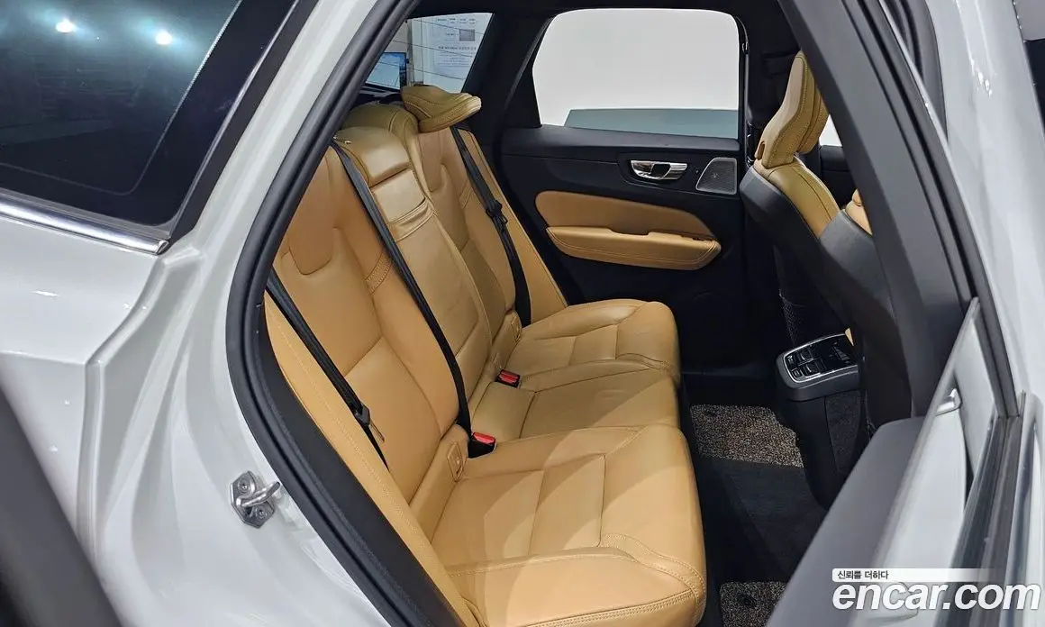 Volvo XC60 2021 2.0 автомат (гидро), фото 15 Volvo XC60 2021 2.0 автомат (гидро), фото 15