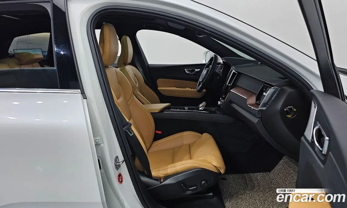 Volvo XC60 2021 2.0 автомат (гидро), фото 16 Volvo XC60 2021 2.0 автомат (гидро), фото 16
