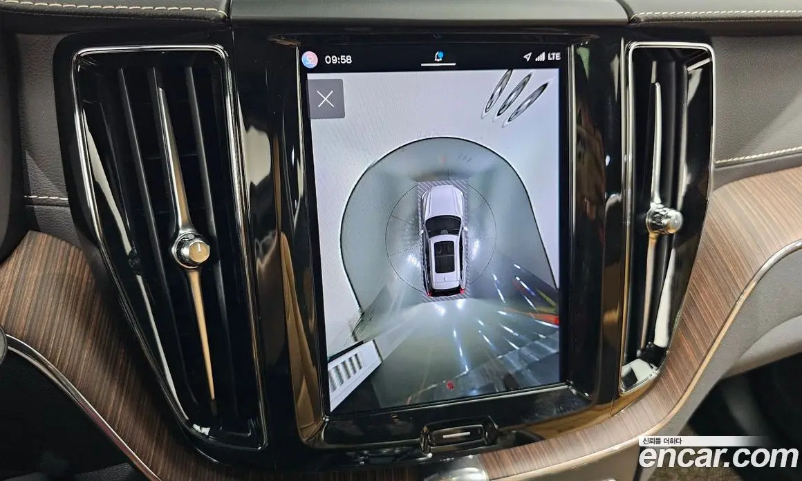 Volvo XC60 2021 2.0 автомат (гидро), фото 20 Volvo XC60 2021 2.0 автомат (гидро), фото 20