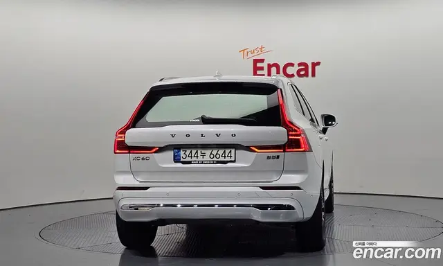 Volvo XC60 2021 2.0 автомат (гидро), миниатюра 3 Volvo XC60 2021 2.0 автомат (гидро), миниатюра 3