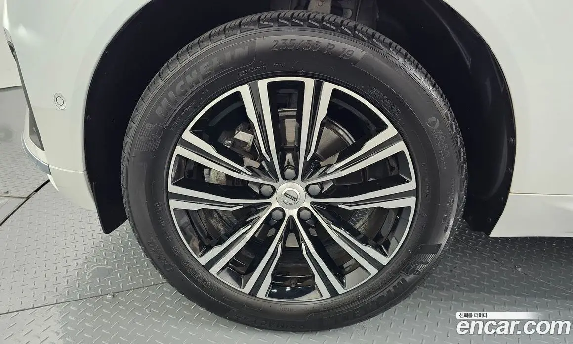 Volvo XC60 2021 2.0 автомат (гидро), фото 4 Volvo XC60 2021 2.0 автомат (гидро), фото 4