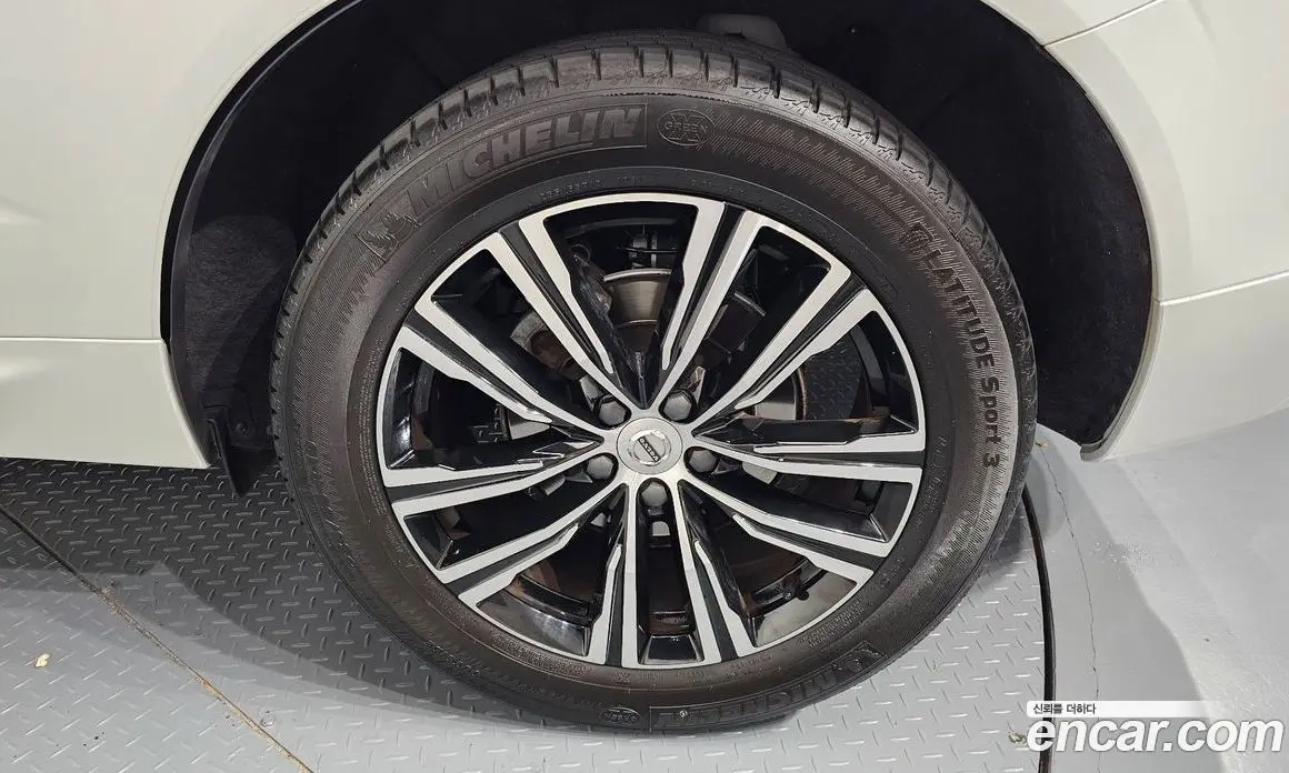 Volvo XC60 2021 2.0 автомат (гидро), фото 6 Volvo XC60 2021 2.0 автомат (гидро), фото 6