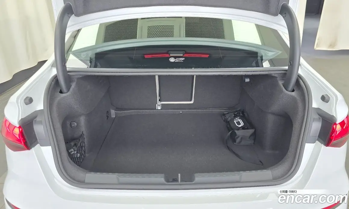 Audi A3 2025 2.0 автомат (гидро), фото 26