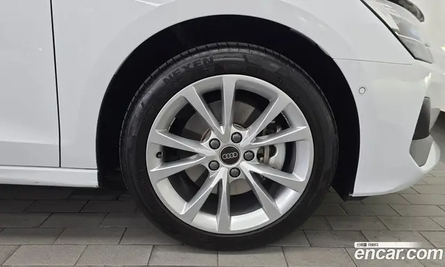 Audi A3 2025 2.0 автомат (гидро), миниатюра 7
