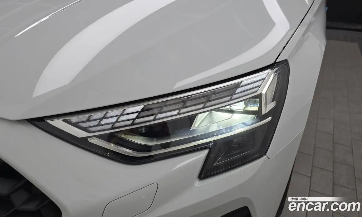 Audi A3 2025 2.0 автомат (гидро), фото 8