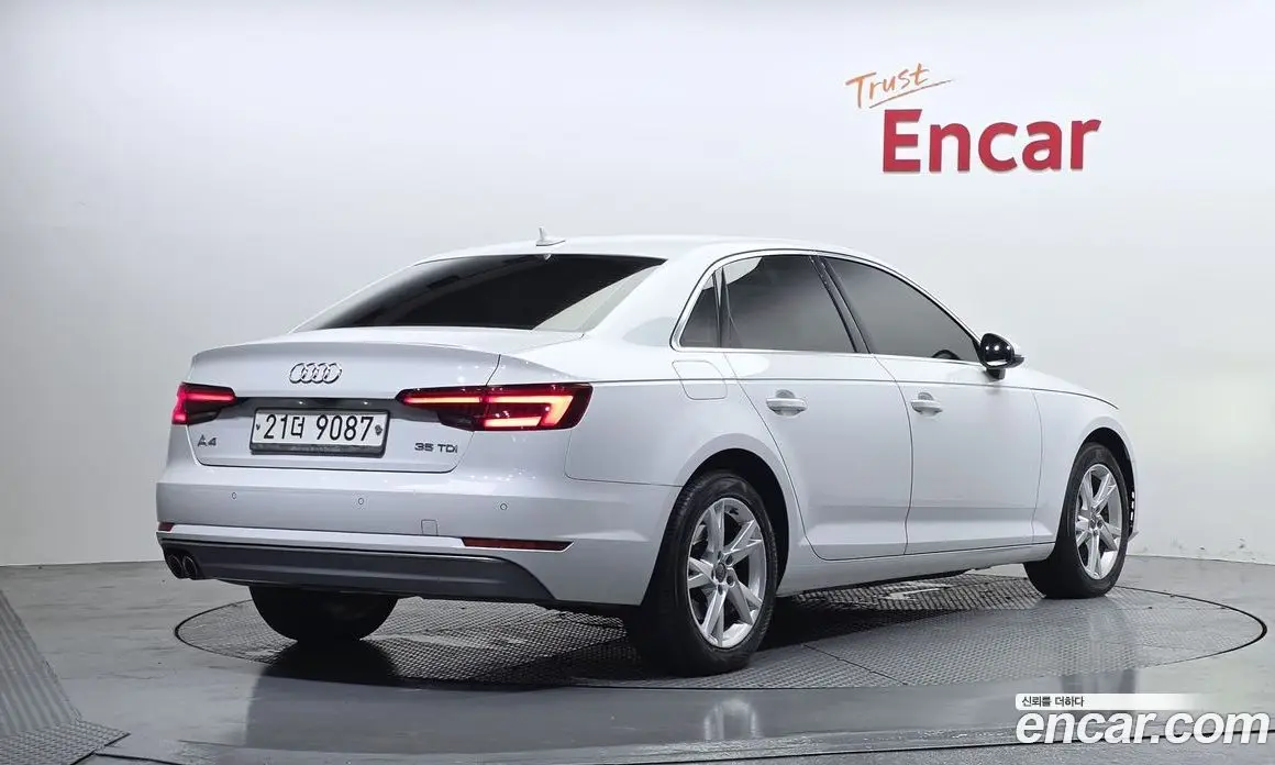 Audi A4 2018 2.0 автомат (гидро), фото 2 Audi A4 2018 2.0 автомат (гидро), фото 2