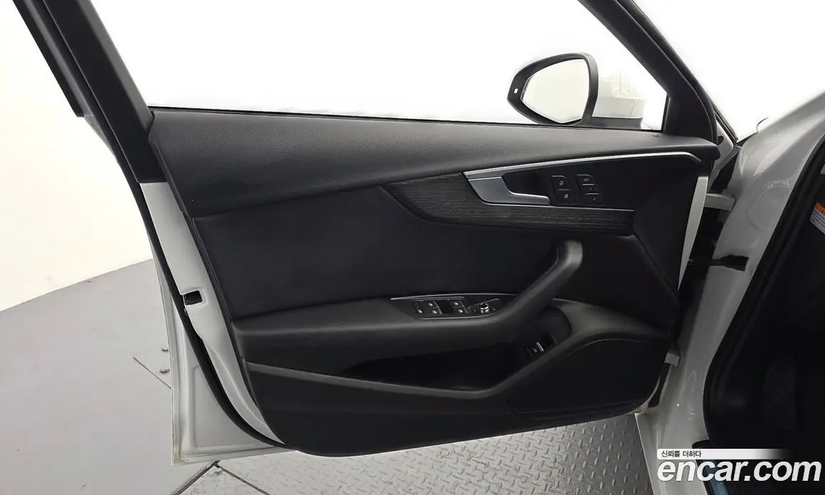 Audi A4 2018 2.0 автомат (гидро), фото 14 Audi A4 2018 2.0 автомат (гидро), фото 14