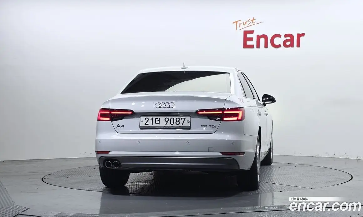 Audi A4 2018 2.0 автомат (гидро), фото 4 Audi A4 2018 2.0 автомат (гидро), фото 4