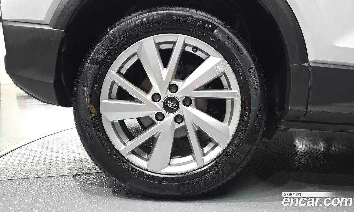 Audi Q2 2023 2.0 автомат (гидро), фото 5 Audi Q2 2023 2.0 автомат (гидро), фото 5