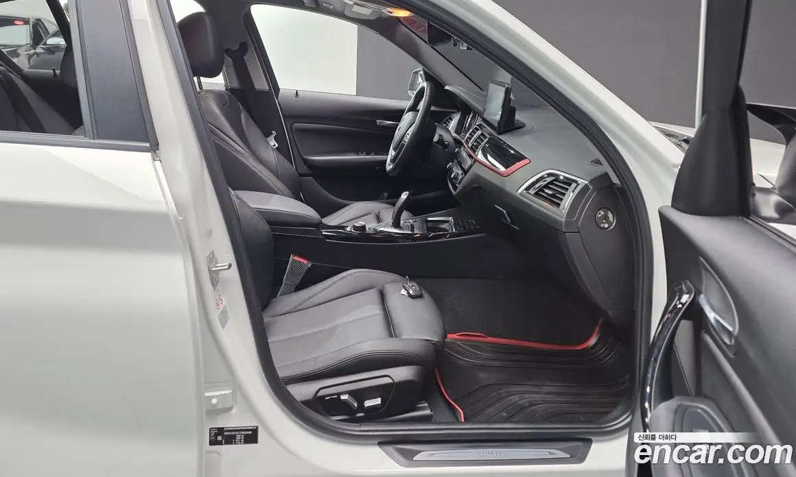 BMW 1 серия 2018 2.0 автомат (гидро), фото 16