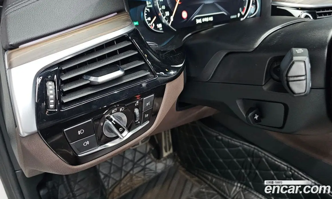 BMW 5 серия 2017 2.0 автомат (гидро), фото 28 BMW 5 серия 2017 2.0 автомат (гидро), фото 28