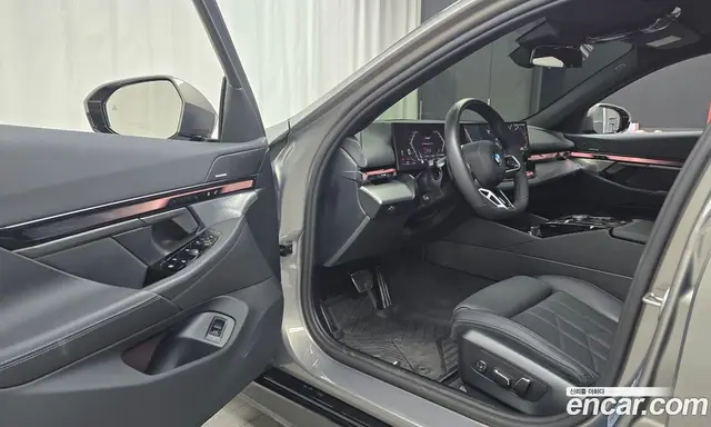 BMW 5 серия 2025 2.0 автомат (гидро), миниатюра 12