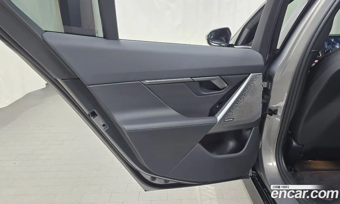 BMW 5 серия 2025 2.0 автомат (гидро), фото 14 BMW 5 серия 2025 2.0 автомат (гидро), фото 14