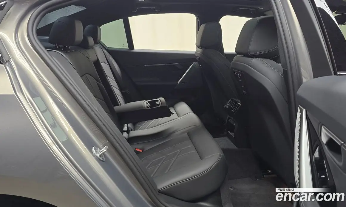 BMW 5 серия 2025 2.0 автомат (гидро), фото 16 BMW 5 серия 2025 2.0 автомат (гидро), фото 16
