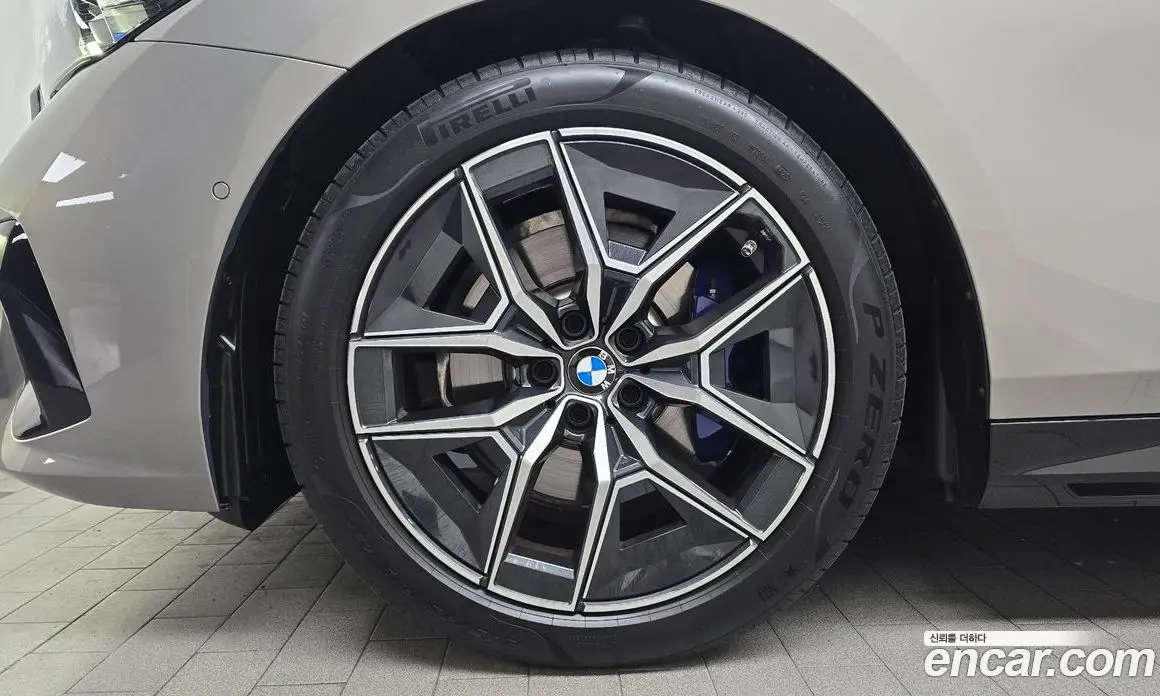 BMW 5 серия 2025 2.0 автомат (гидро), фото 4 BMW 5 серия 2025 2.0 автомат (гидро), фото 4