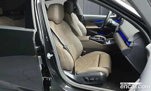 BMW 5 серия 2025 2.0 автомат (гидро), миниатюра 12