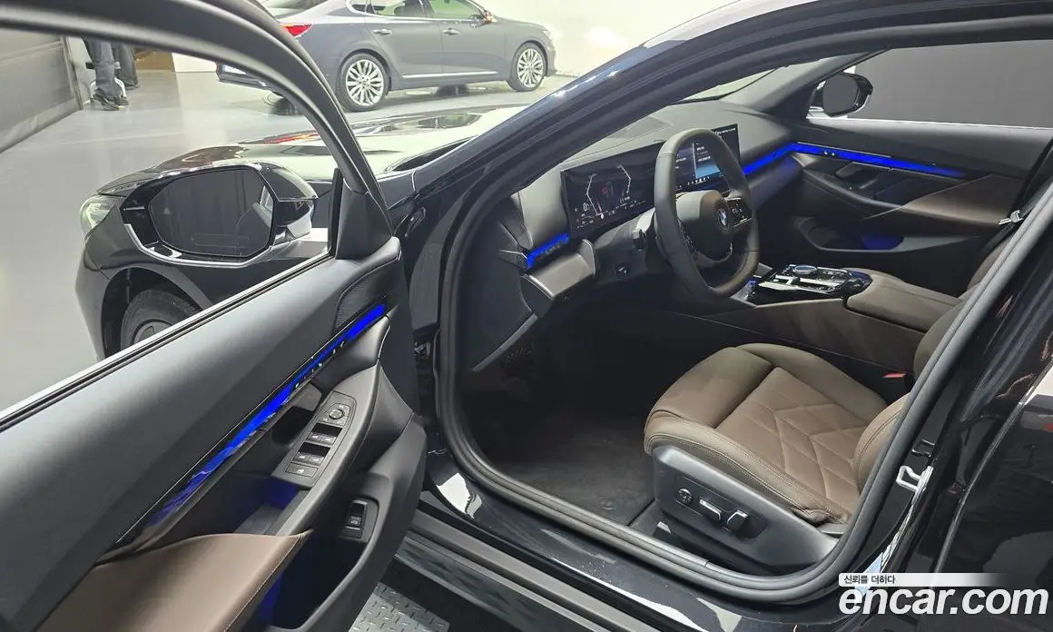 BMW 5 серия 2025 2.0 автомат (гидро), фото 10