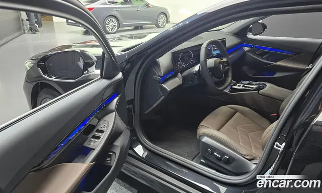 BMW 5 серия 2025 2.0 автомат (гидро), миниатюра 10
