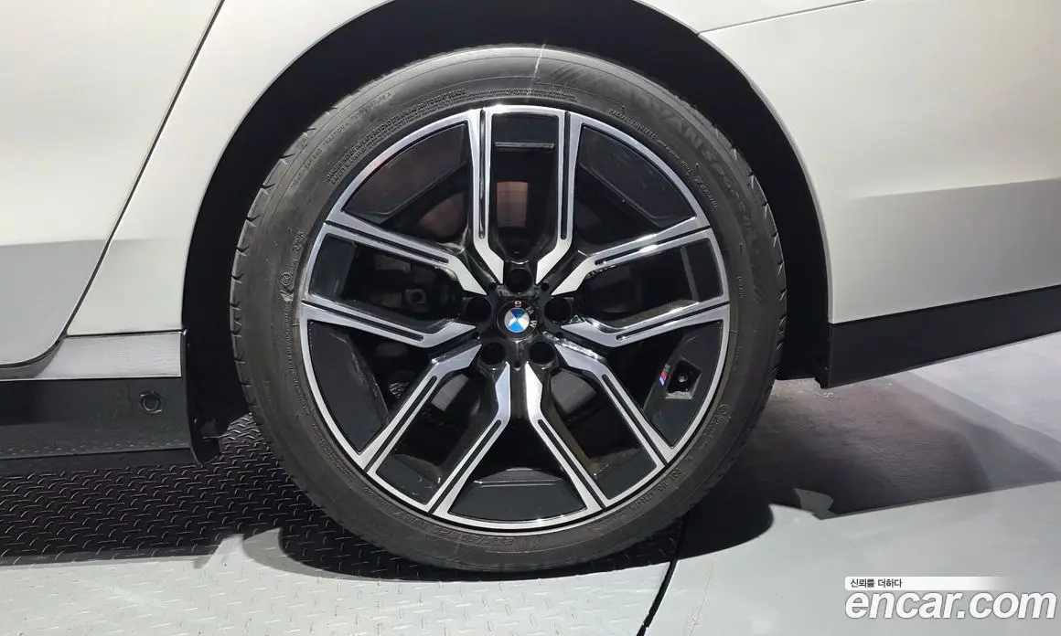 BMW i7 2024 0.3 автомат (гидро), фото 7 BMW i7 2024 0.3 автомат (гидро), фото 7
