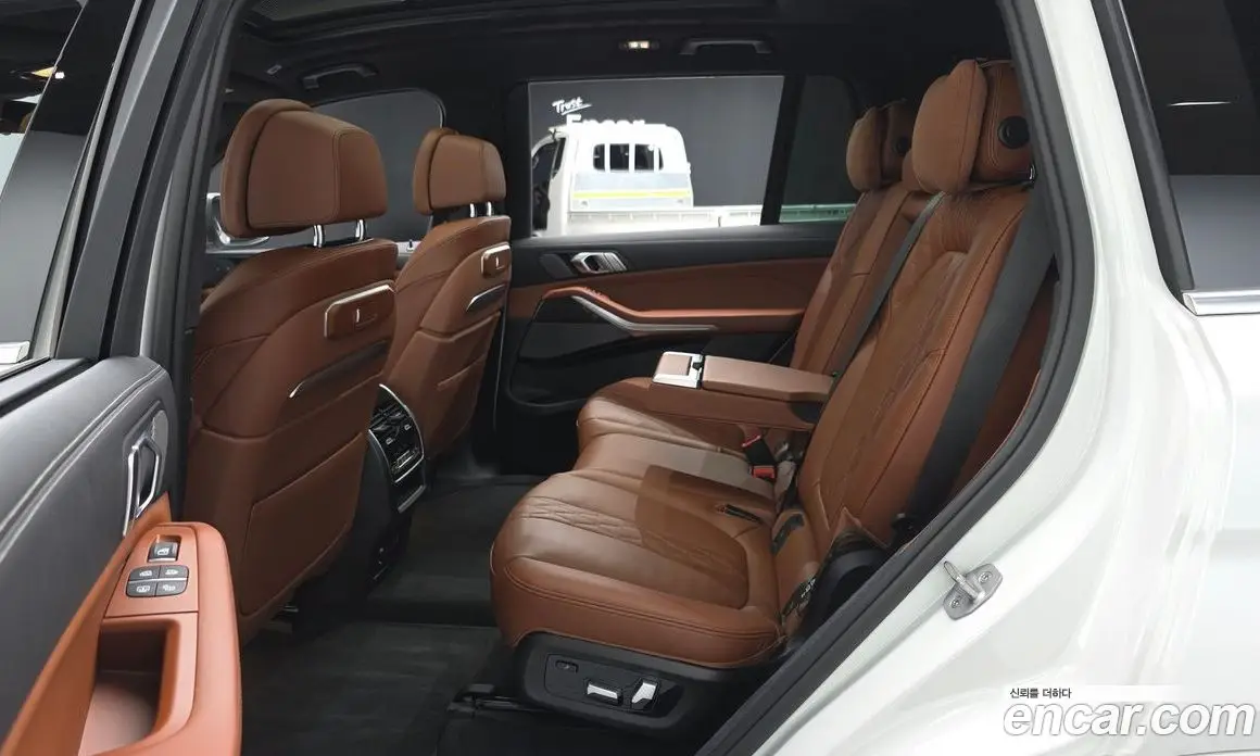 BMW X7 2025 3.0 автомат (гидро), фото 17