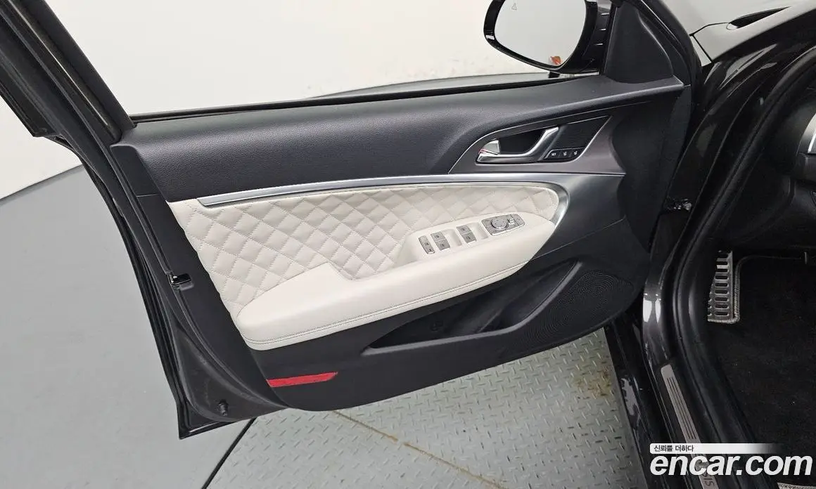 Genesis G70 2025 3.3 автомат (гидро), фото 14 Genesis G70 2025 3.3 автомат (гидро), фото 14
