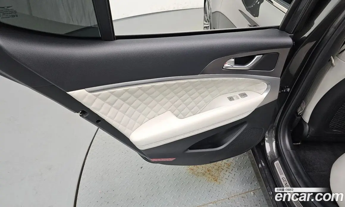 Genesis G70 2025 3.3 автомат (гидро), фото 15 Genesis G70 2025 3.3 автомат (гидро), фото 15