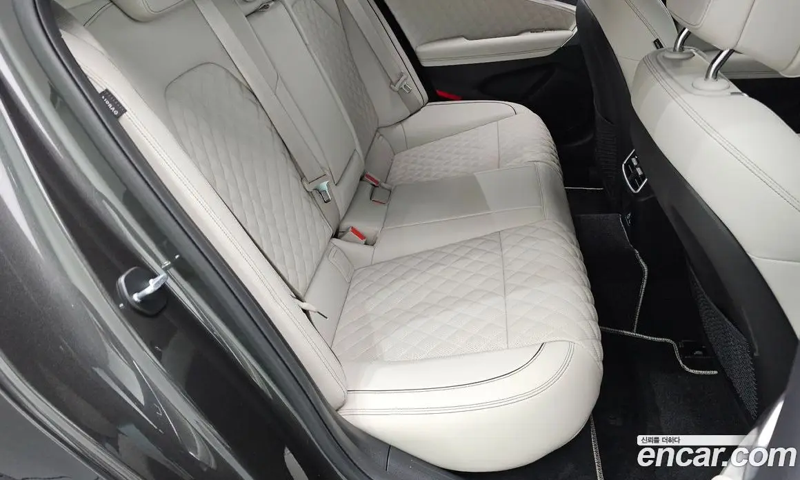 Genesis G70 2025 3.3 автомат (гидро), фото 17 Genesis G70 2025 3.3 автомат (гидро), фото 17