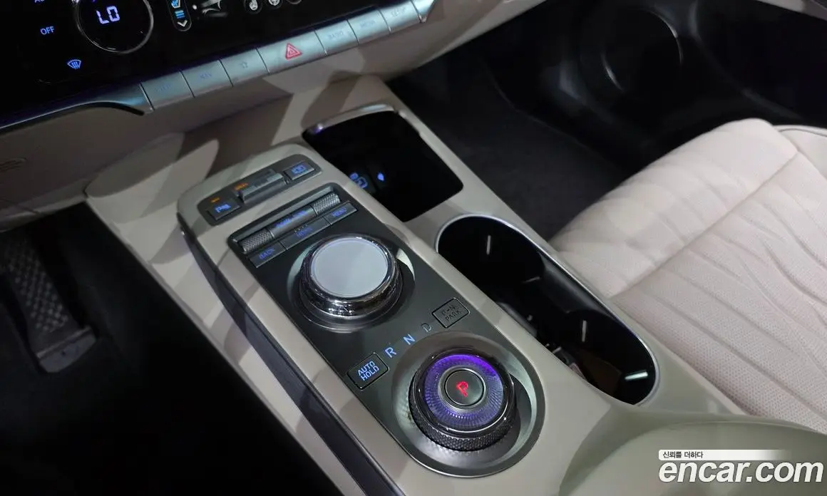 Genesis GV70 2021 2.5 автомат (гидро), фото 12 Genesis GV70 2021 2.5 автомат (гидро), фото 12