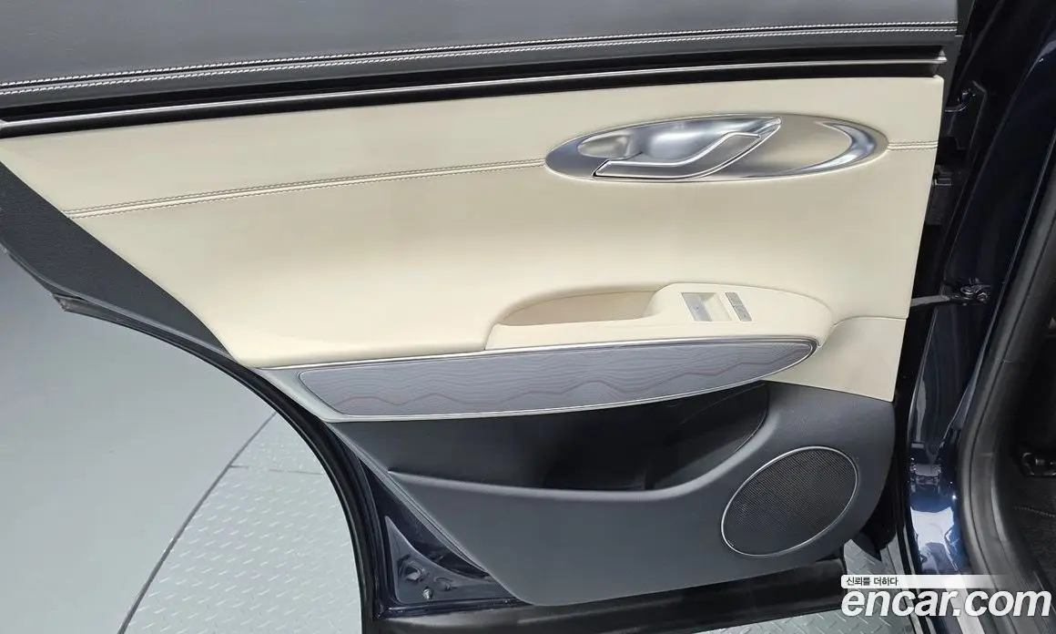 Genesis GV70 2021 2.5 автомат (гидро), фото 15 Genesis GV70 2021 2.5 автомат (гидро), фото 15
