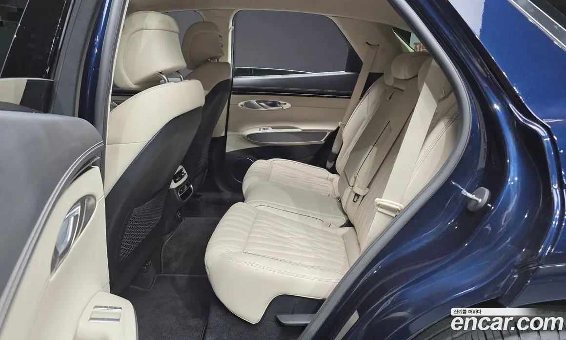 Genesis GV70 2021 2.5 автомат (гидро), фото 18 Genesis GV70 2021 2.5 автомат (гидро), фото 18