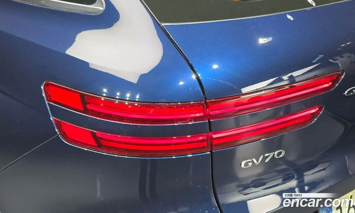 Genesis GV70 2021 2.5 автомат (гидро), фото 9 Genesis GV70 2021 2.5 автомат (гидро), фото 9