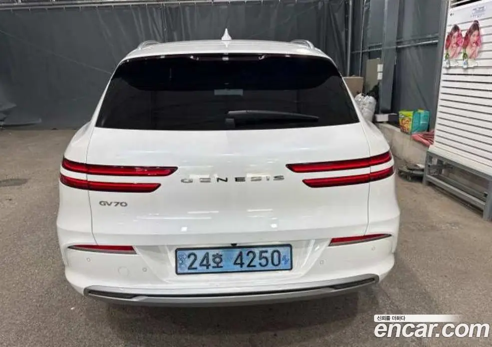 Genesis GV70 2022 1.0 автомат (гидро), фото 3 Genesis GV70 2022 1.0 автомат (гидро), фото 3