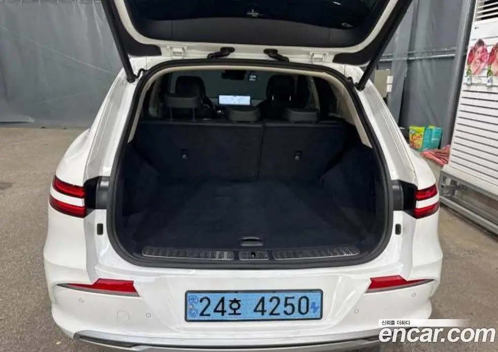 Genesis GV70 2022 1.0 автомат (гидро), фото 9 Genesis GV70 2022 1.0 автомат (гидро), фото 9