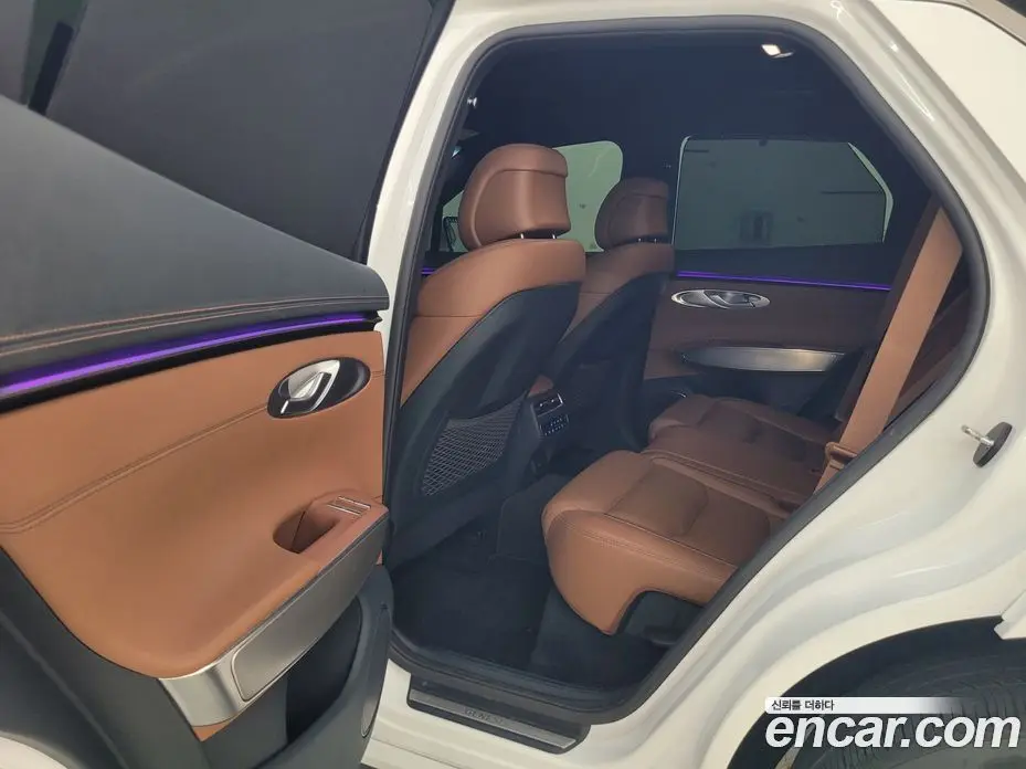 Genesis GV70 2025 2.5 автомат (гидро), фото 10