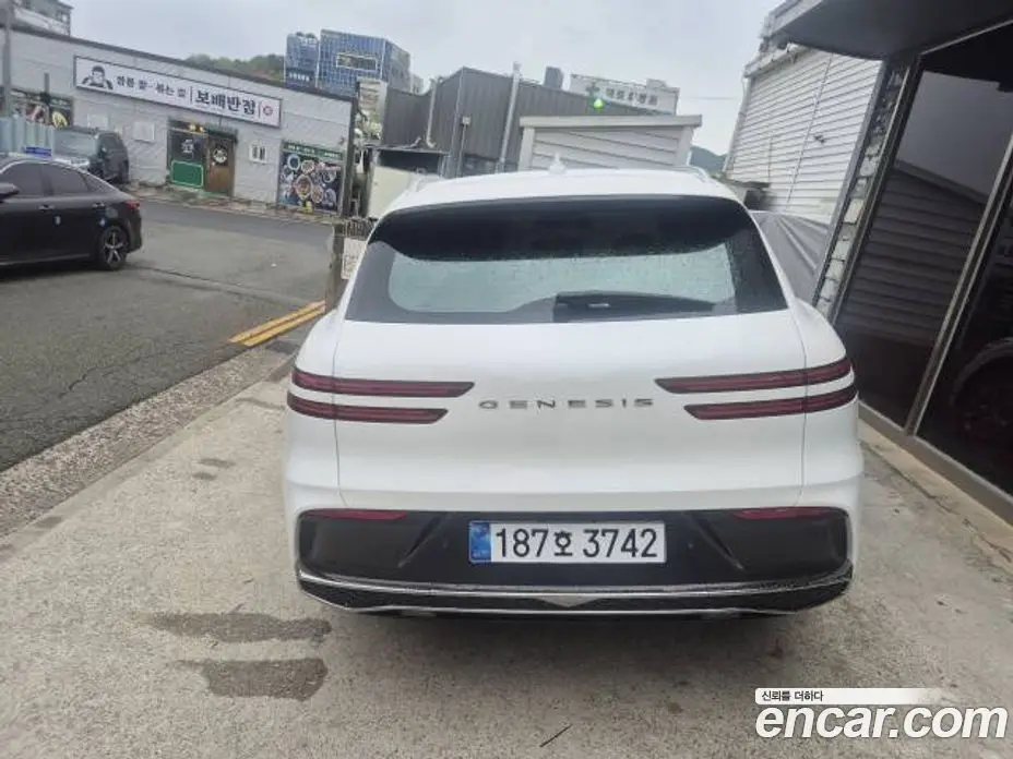 Genesis GV70 2026 2.5 автомат (гидро), фото 4 Genesis GV70 2026 2.5 автомат (гидро), фото 4