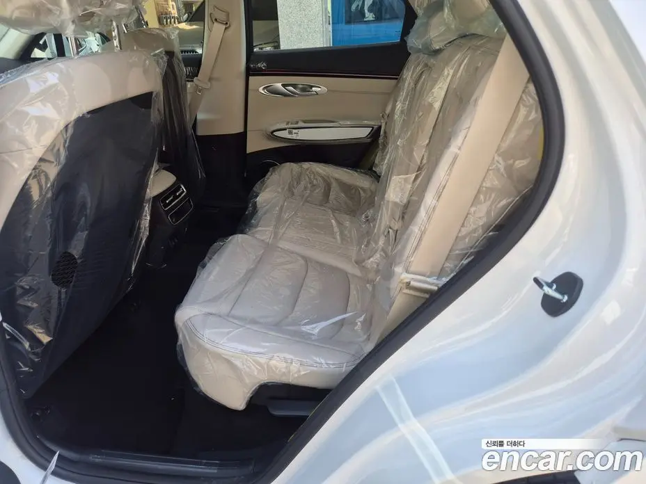 Genesis GV70 2026 2.5 автомат (гидро), фото 8 Genesis GV70 2026 2.5 автомат (гидро), фото 8
