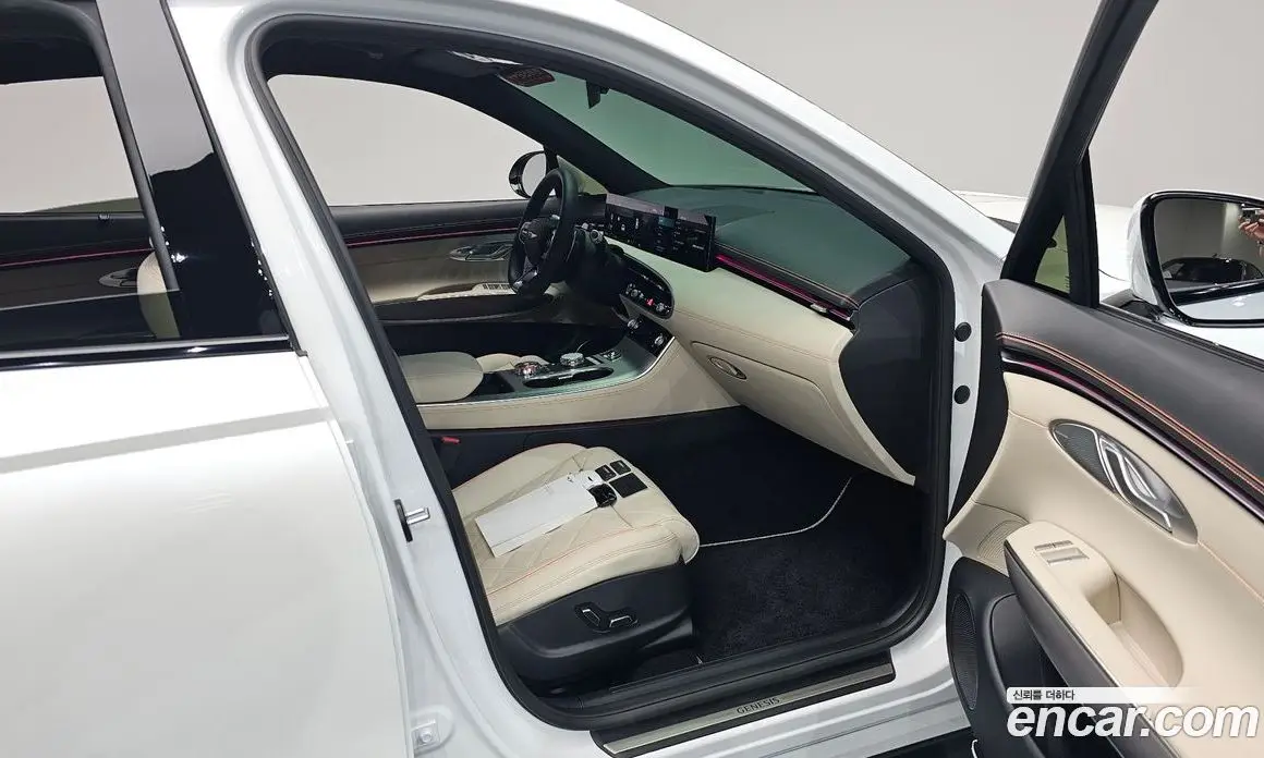 Genesis GV70 2026 2.5 автомат (гидро), фото 15 Genesis GV70 2026 2.5 автомат (гидро), фото 15