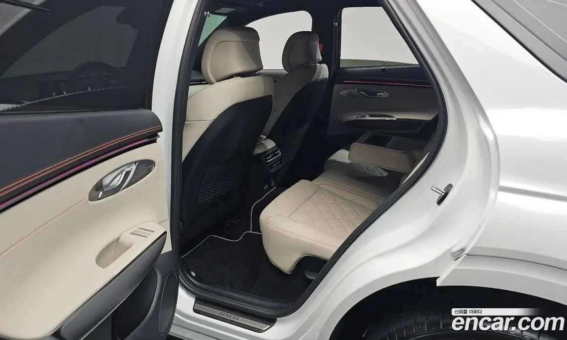 Genesis GV70 2026 2.5 автомат (гидро), фото 16 Genesis GV70 2026 2.5 автомат (гидро), фото 16