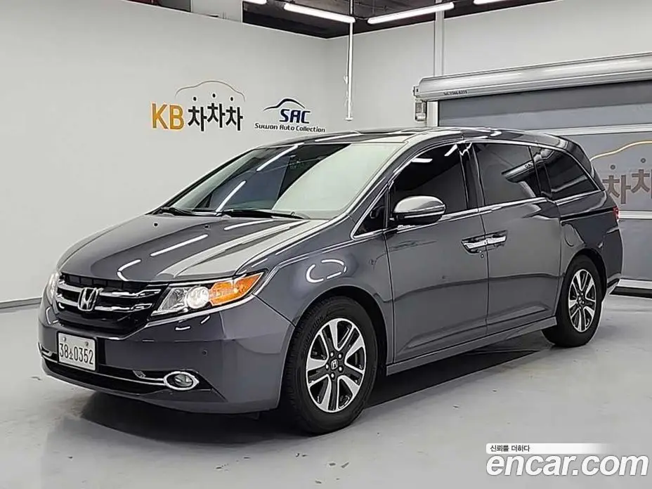 Honda Odyssey 2016 3.5 автомат (гидро), фото 1 Honda Odyssey 2016 3.5 автомат (гидро), фото 1