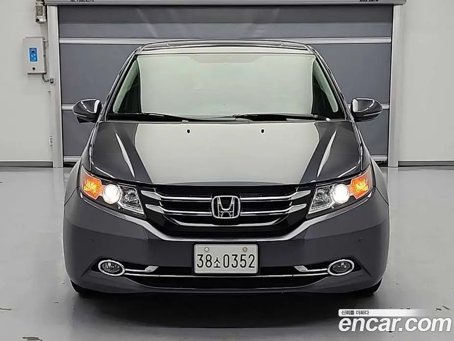 Honda Odyssey 2016 3.5 автомат (гидро), фото 2 Honda Odyssey 2016 3.5 автомат (гидро), фото 2