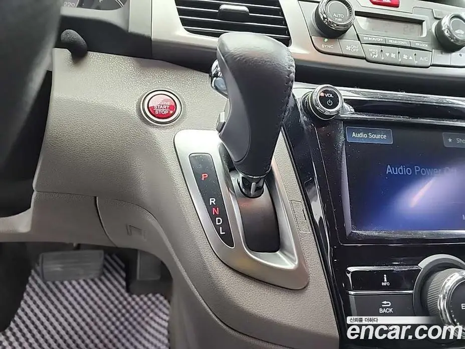 Honda Odyssey 2016 3.5 автомат (гидро), фото 8 Honda Odyssey 2016 3.5 автомат (гидро), фото 8