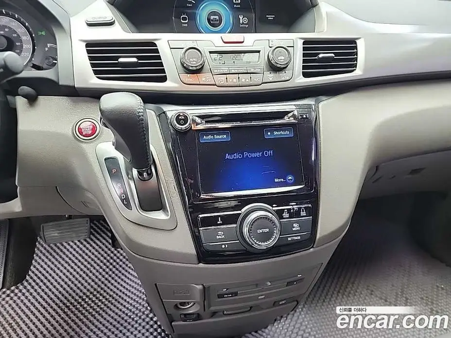 Honda Odyssey 2016 3.5 автомат (гидро), фото 10 Honda Odyssey 2016 3.5 автомат (гидро), фото 10