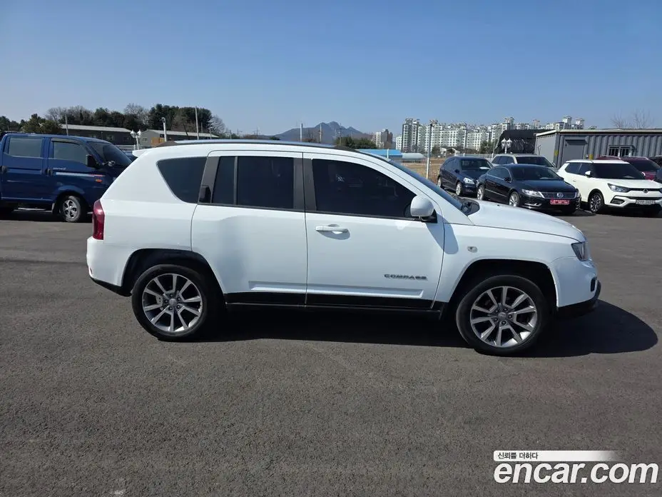 Jeep Compass 2013 2.4 автомат (гидро), фото 4 Jeep Compass 2013 2.4 автомат (гидро), фото 4