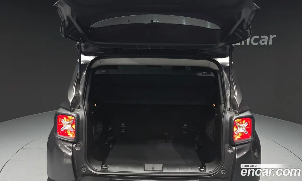 Jeep Renegade 2017 2.4 автомат (гидро), фото 20 Jeep Renegade 2017 2.4 автомат (гидро), фото 20