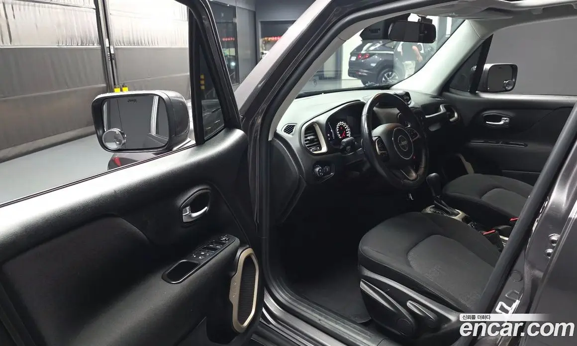 Jeep Renegade 2017 2.4 автомат (гидро), фото 10 Jeep Renegade 2017 2.4 автомат (гидро), фото 10