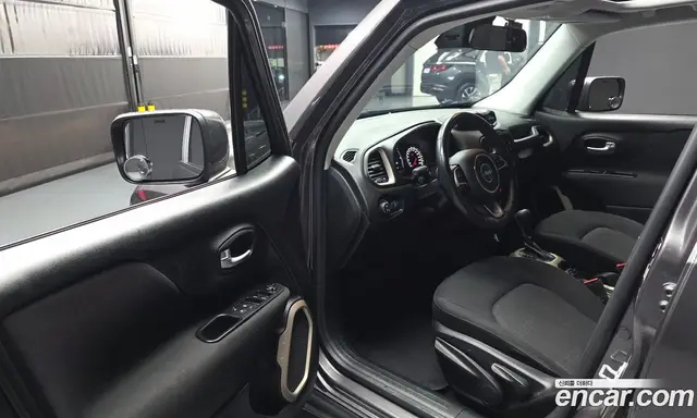 Jeep Renegade 2017 2.4 автомат (гидро), миниатюра 10 Jeep Renegade 2017 2.4 автомат (гидро), миниатюра 10
