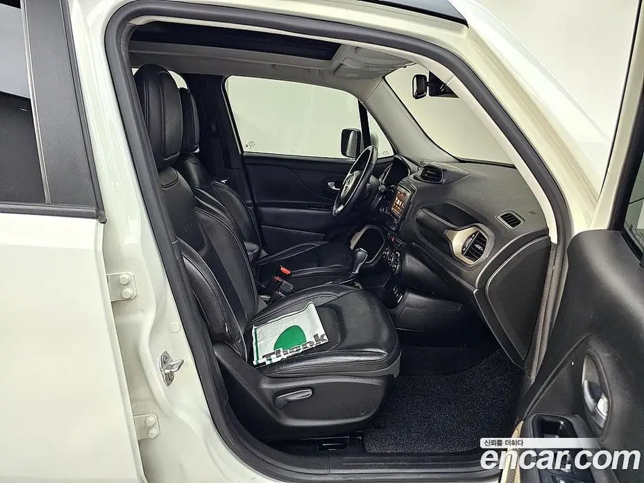 Jeep Renegade 2017 2.4 автомат (гидро), фото 11 Jeep Renegade 2017 2.4 автомат (гидро), фото 11