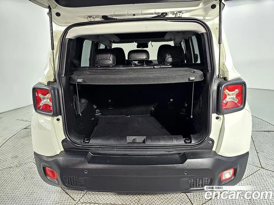 Jeep Renegade 2017 2.4 автомат (гидро), фото 17 Jeep Renegade 2017 2.4 автомат (гидро), фото 17